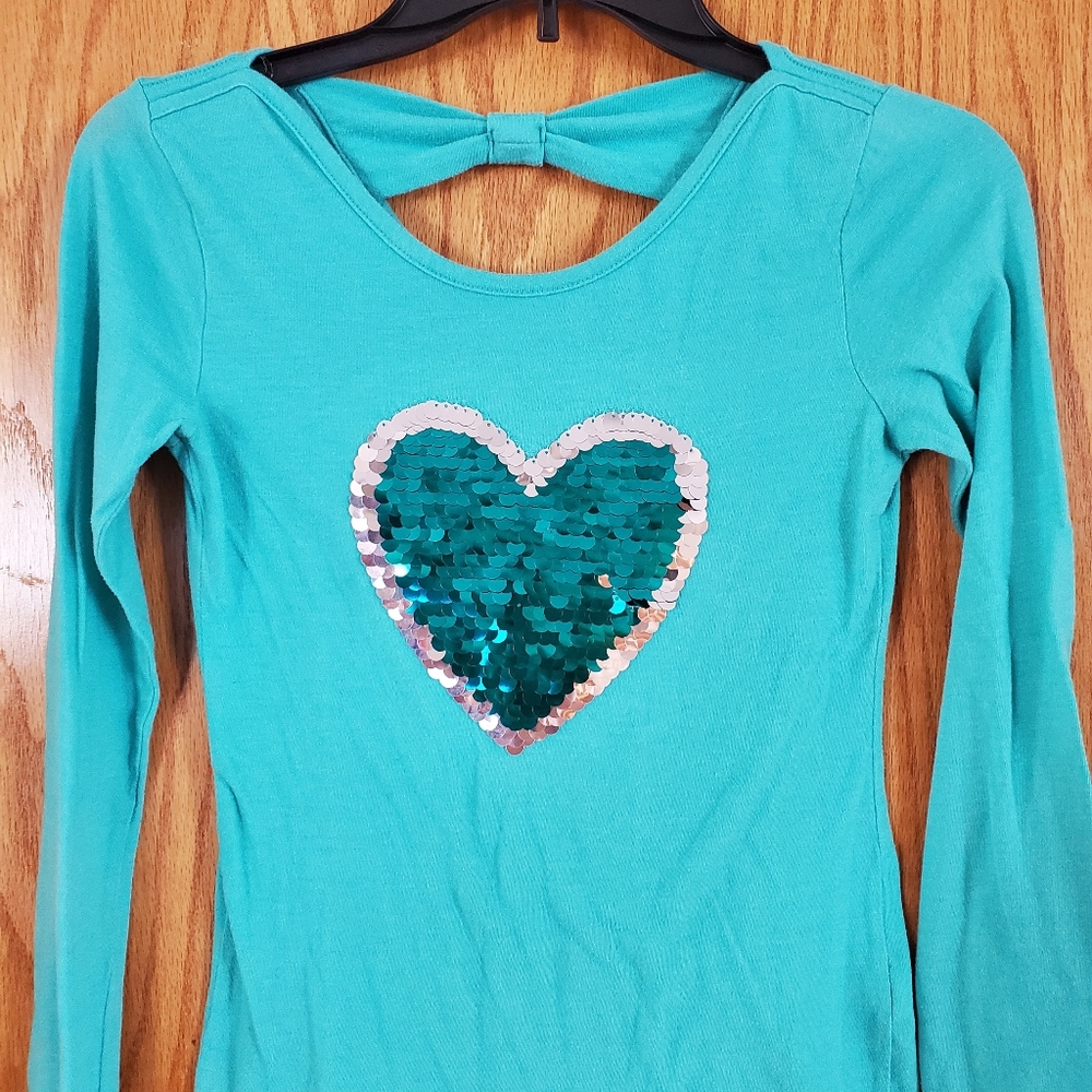 Girls M 10/12 Teal reversible sequined heart top